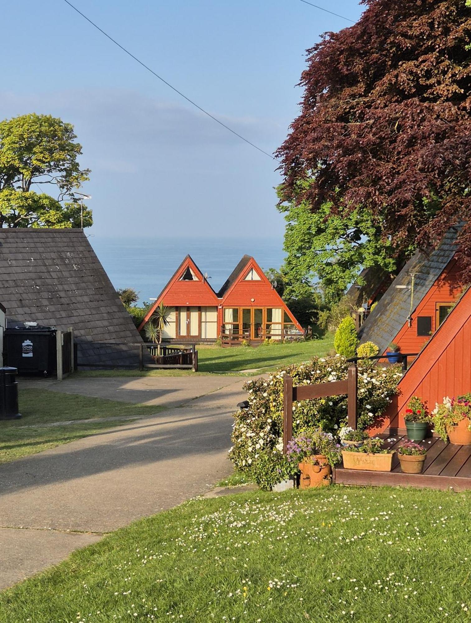 Front Line Chalet With Open Sea Views & Swimming Pool In Kingsdown No14 Villa Luaran gambar